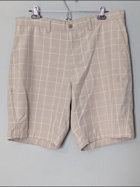 Haggar Men's Beige Plaid Performance Golf Shorts